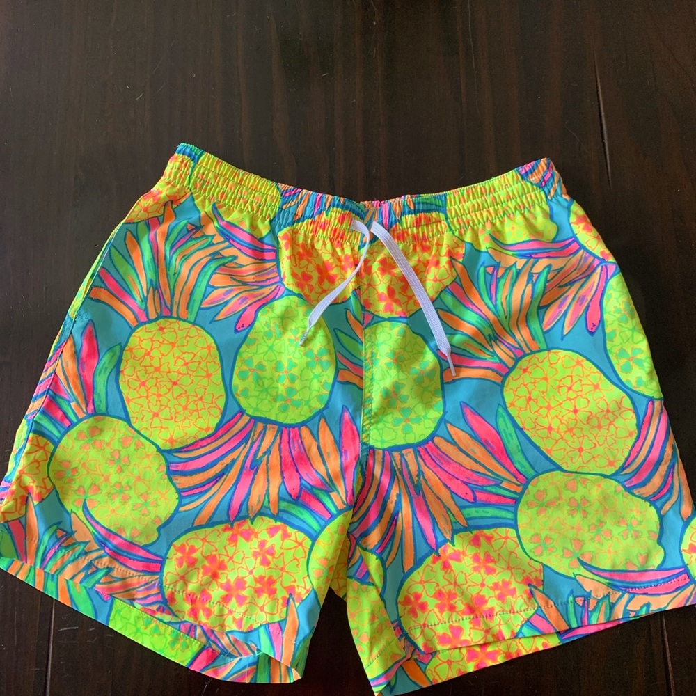Men’s Cubbies swim trunks size L
